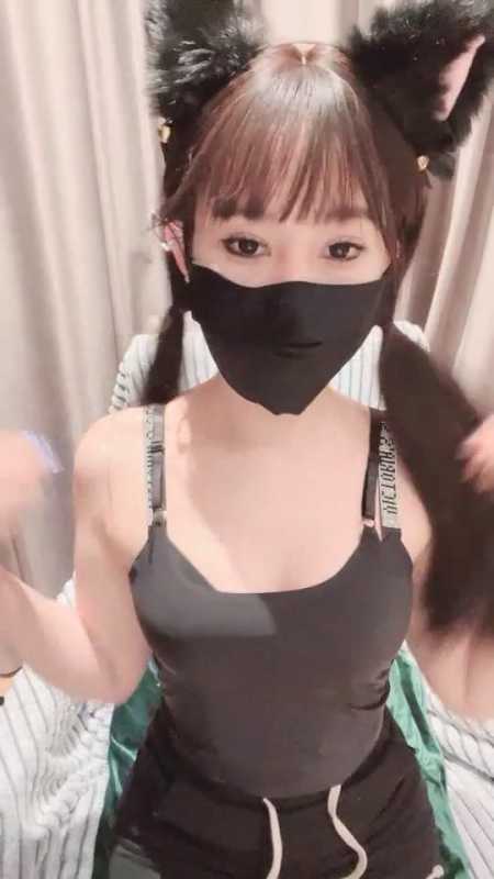 极品翘臀尤物女神 軣奯涛 密码房 [1V/2.15G]