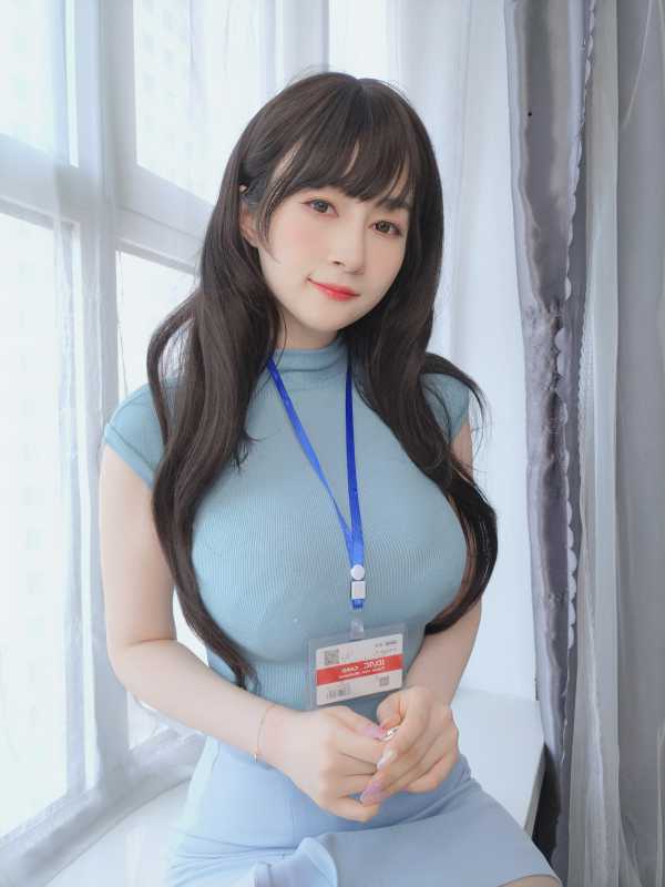 白银81  巨乳の後輩[183P+7V/1G]