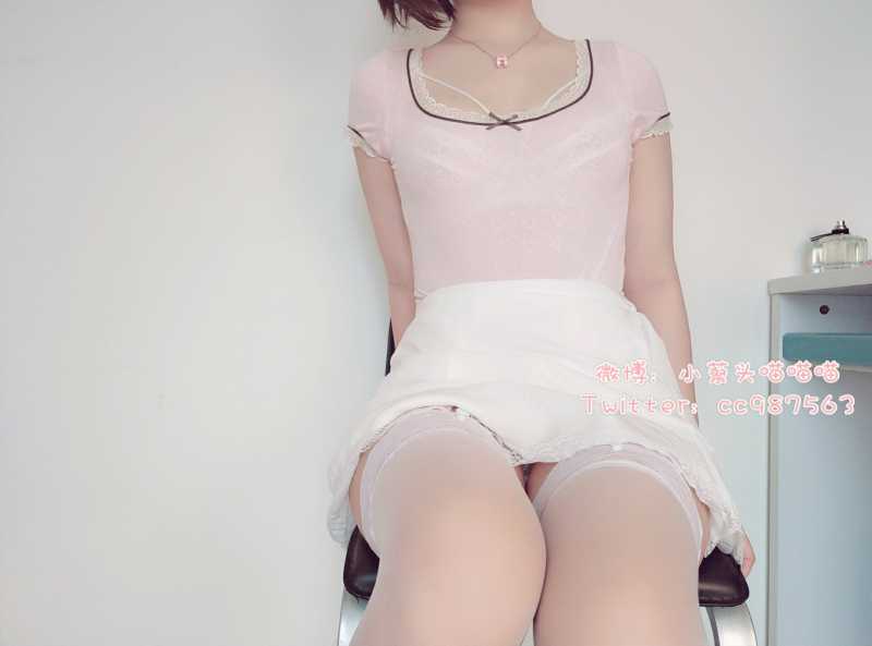 小蔡头喵喵喵 粉T白丝 [53P+1V/1.97G]