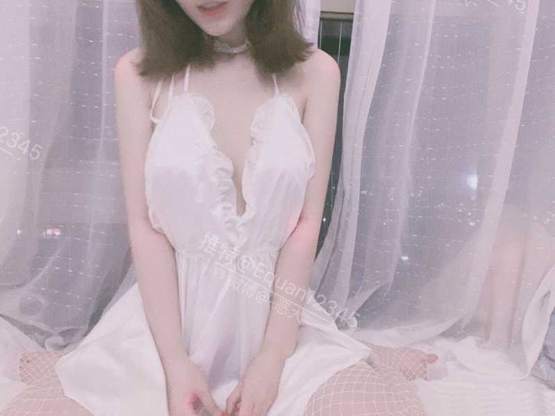 恶犬 白网袜套 [34P+3V/1.07G]