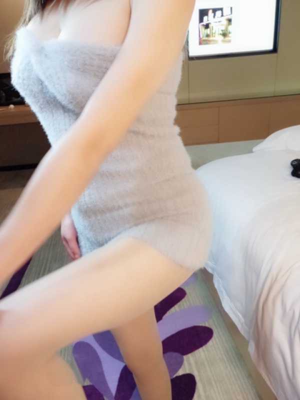 麻酥酥哟 灰色毛衣[1V/738M]