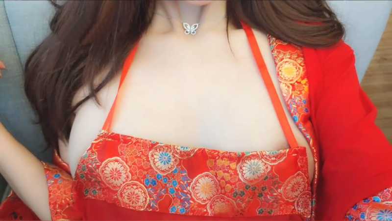 完具 (娜美)20.04.26红色肚兜定制极近距离 [1V/151M]