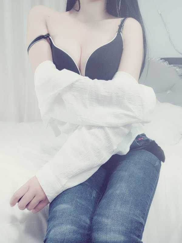 私人玩物 包臀牛仔裤 [18P+10V/1.14G]