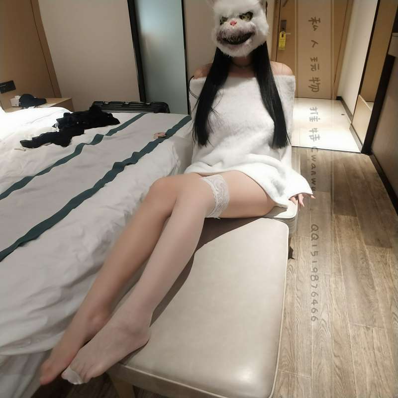 私人玩物 兔头绒衣白丝 [44P+4V/1.34G]