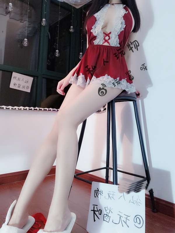 私人玩物 19.6.30 红色睡衣 [32P+4V/1.49G]