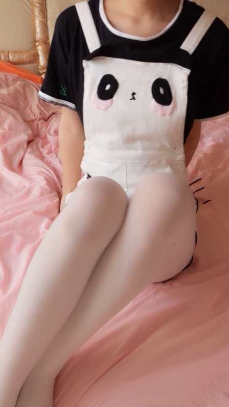 萌白酱 (一口幼桃)可爱白丝 [1V/611M]