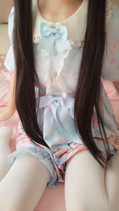 萌白酱 (一口幼桃) 洛丽塔 [1V/809M]