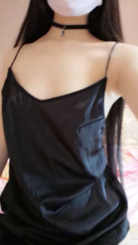 萌白酱 (一口幼桃) 黑色睡衣 [4V/427M]