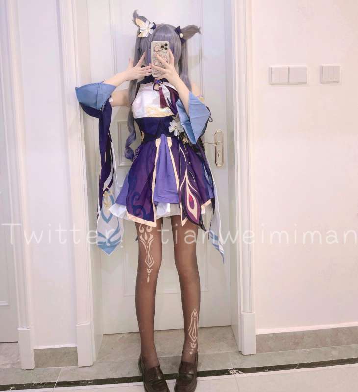 萌白酱 (一口幼桃)  写真合集 [3.27G]