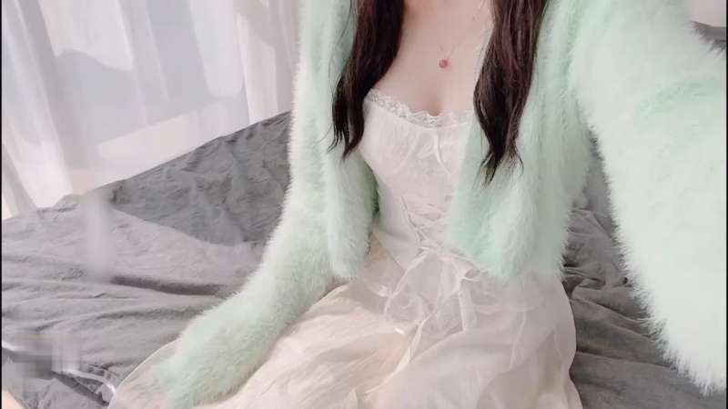 芋圆呀呀 绿色毛衣仙女裙 [1V/617M]