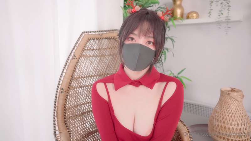 HongKongDoll(玩偶姐姐) 2023圣诞写真特辑 [1V/888M]