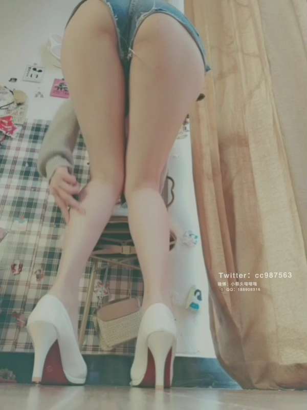 小蔡头喵喵喵 毛衣热裤幻想 [1V/612M]