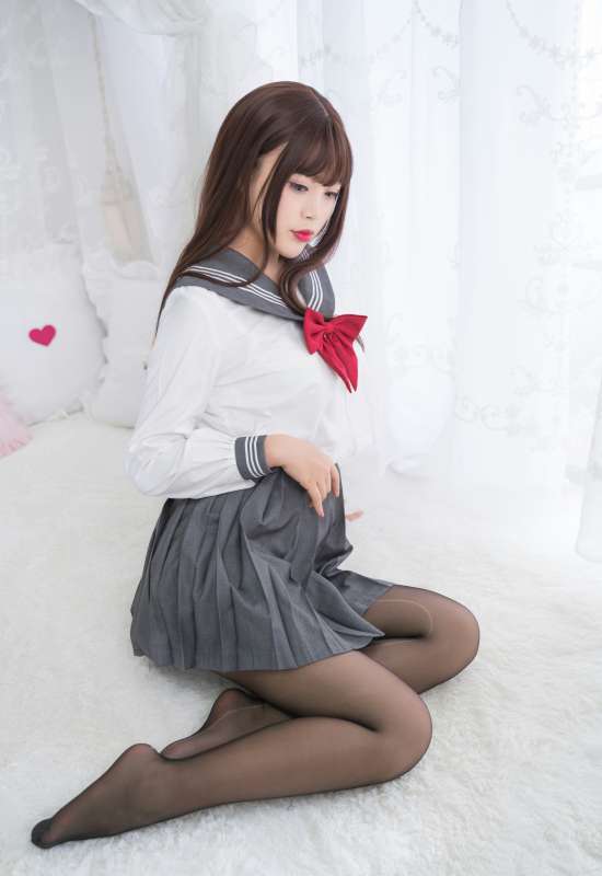 白烨 绝对足域+赠品 [76P+9V/1.47G]