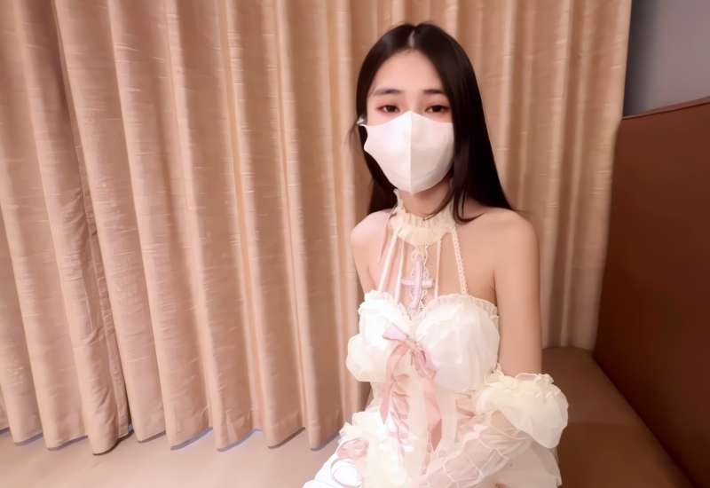 锅锅酱 白丝Lolita [1V/2.21G]