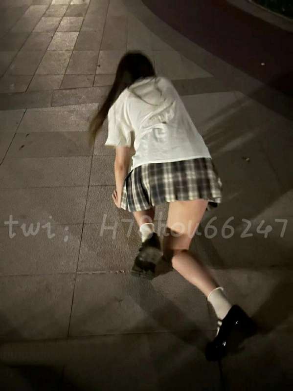 极品反差妹子 鹤酱 定制视图合集 [41P+42V/4.95G]