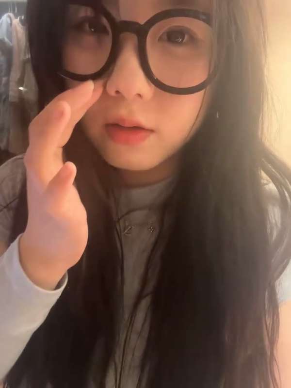 S站童颜巨胸主播Olivia尺度直播秀 [7V/2.61G]