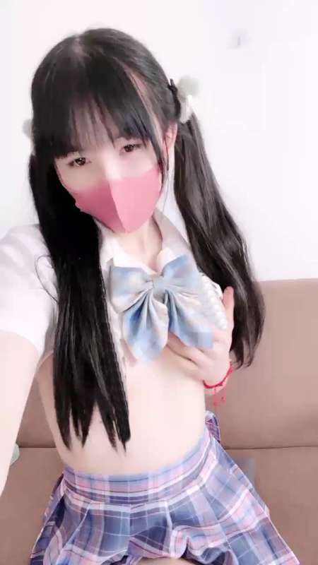 双马尾妹子牛奶煮萝莉尺度秀 [3V/2.86G]