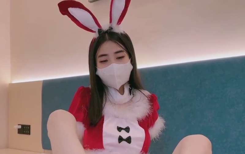 锅锅酱 圣诞兔女郎 [1V/437M]