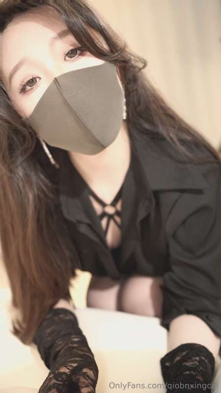 桥本香菜 黑丝红底高跟 [1V/369M]