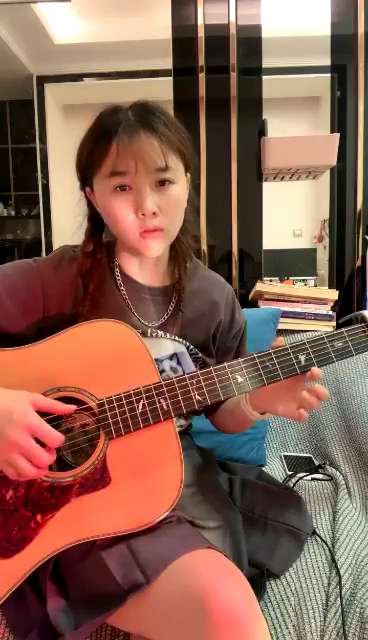 反差女神女演员尺度秀 [5V/1.44G]