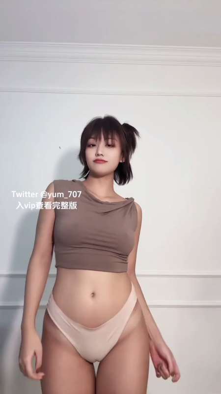 高颜值反差网红yum_707新年舞蹈祝福 [16P+11V/1G]