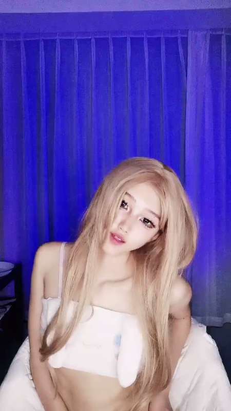 芭比主播小雨有点热直播合集 [4V/1.84G]