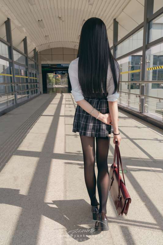 极品网红黏黏团子兔(咬一口兔娘)十二月订阅作合集 [196P+3V/2.83G]