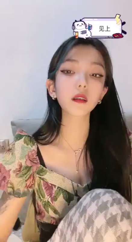 黑丝小妈直播双视角 [10V/996M]