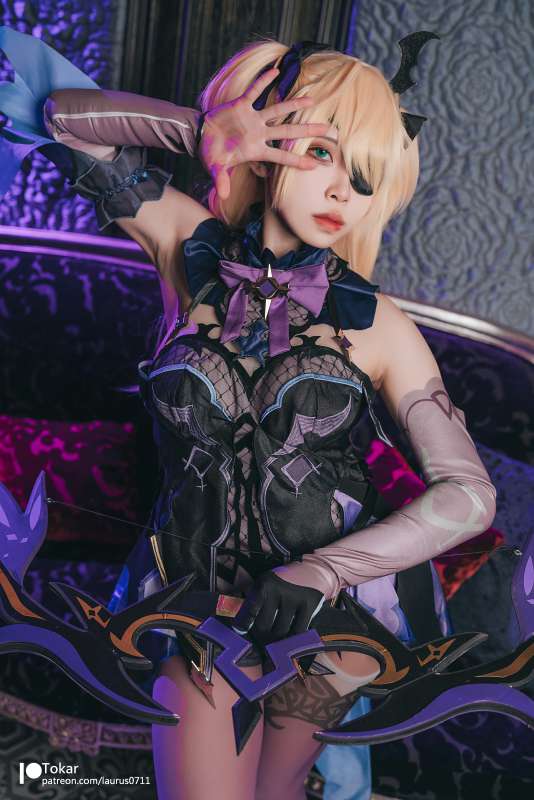 御姐气质coser浵卡Tokar四套新作合集 [42P+4V/2.41G]