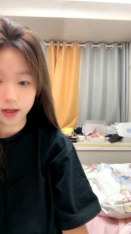 单眼皮校花小初直播合集 [3V/1.44G]