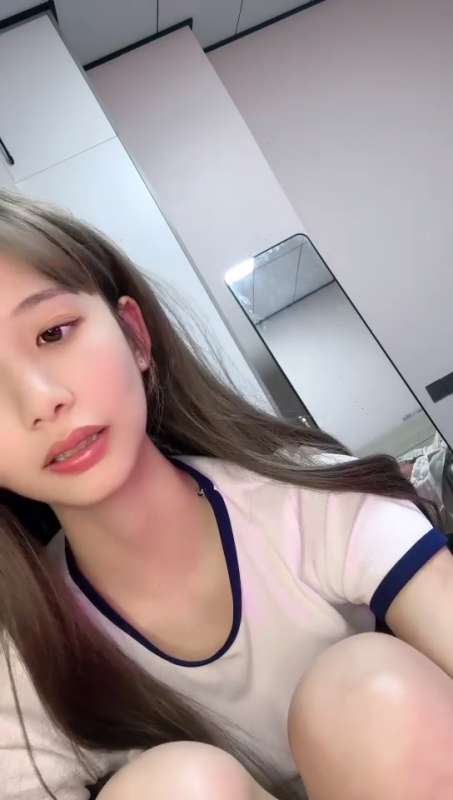 高颜值主播广州学妹直播合集 [4V/2.24G]