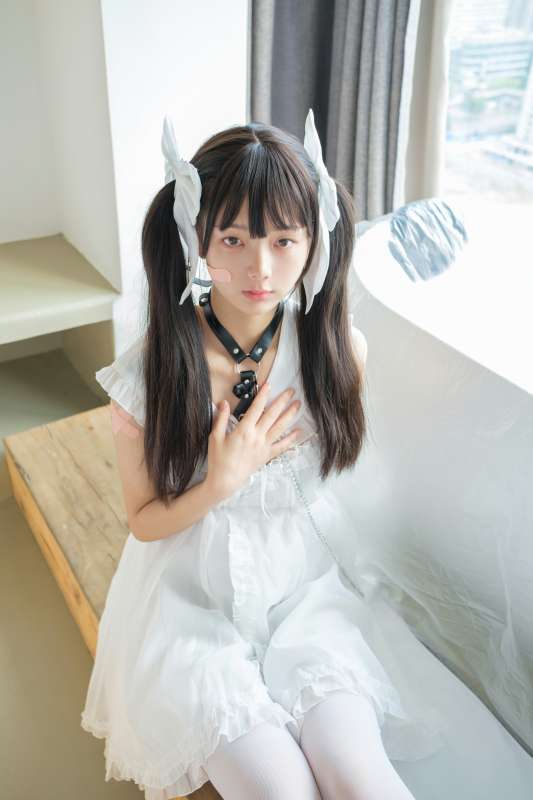 清纯系网红赤西夜夜初音少女 [130P+1V/1.96G]