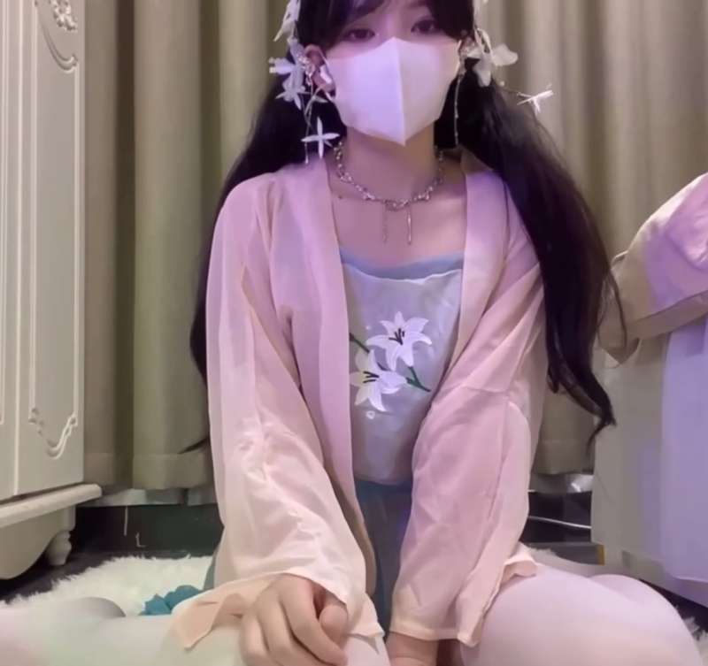 高质量网红桃酱(酥酥)剧情作品新作合集 [9V/1.95G]