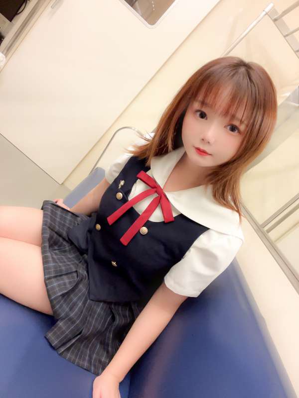 肉肉nikumikyo电车上的邻座妹妹 [40P+2V/223M]