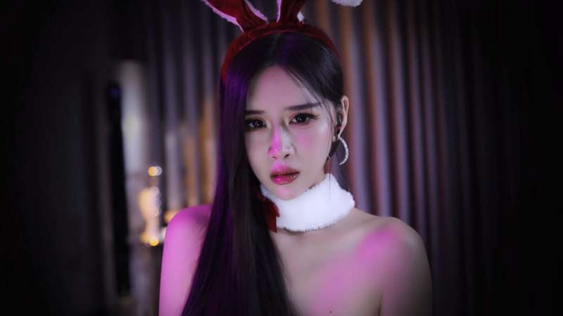 CC极品主播小恩雅定制剧情热舞 [2V/1.24G]