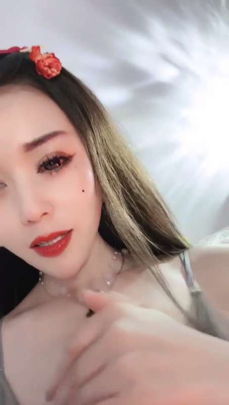 主播两条鱼儿户外丝足美腿 [5V/2.55G]