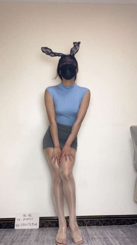 丝袜女神优优定制舞蹈 [1V/247M]