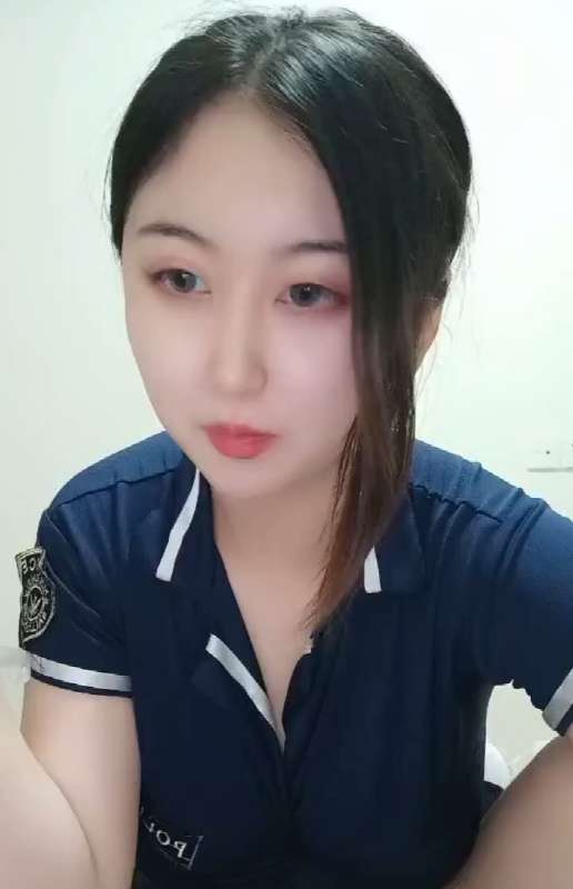 巨胸美女米粒36D直播秀 [3V/1.81G]