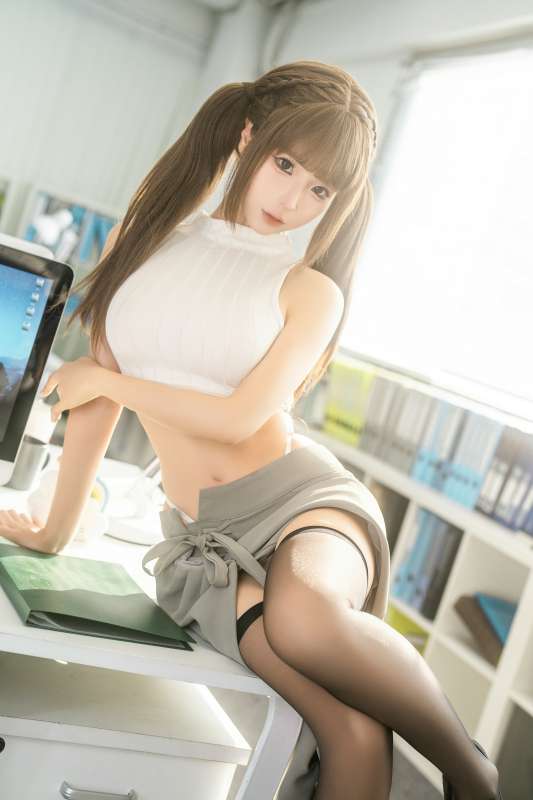 高质量coser蠢沫沫四月订阅与单售合集 [501P+2V/2.46G]