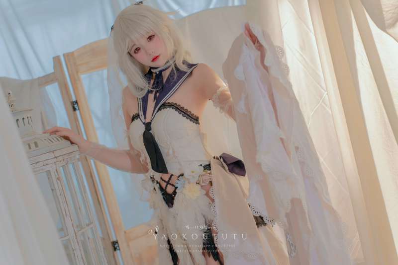 极品网红黏黏团子兔(咬一口兔娘)九月订阅新作合集与里程碑奖励合集 [249P+8V/1.51G]