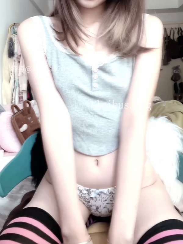 网红搽搽T裤与条纹短袜两套 [31P+4V/788M]