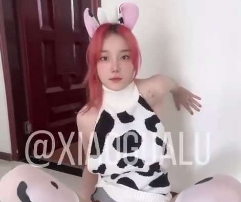 白虎网红小瓜陆奶牛solo [1V/175M]