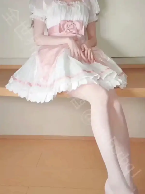 粉嫩网红全世界最好的酒尺度作第四期 [124P+30V/1.39G]