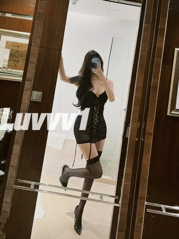 Luvvv1(Eeechooy) 合集下载 [96P+11V/896.81MB]