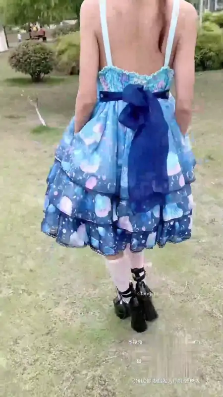 推特网红百变COSER洛丽塔千元定制 [3V/1.13G]