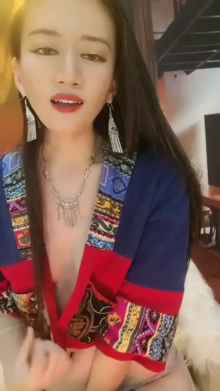 御姐女神嫩模芙蓉直播舞蹈合集 [5V/2.06G]