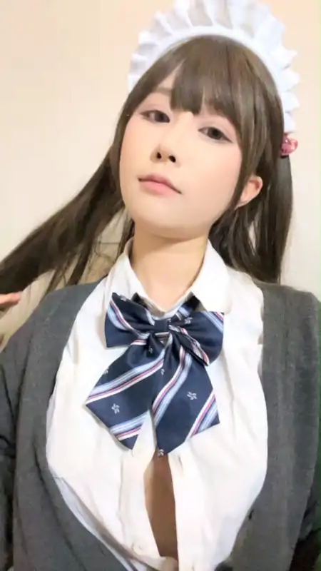 童颜巨胸网红京鱼儿直播 [1V/333M]