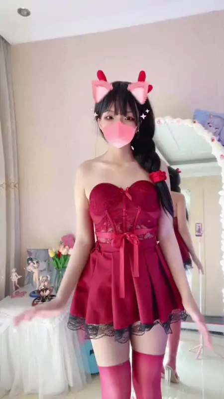 可爱女神小仙云儿月付专享五月D音风舞蹈 [10V/184M]