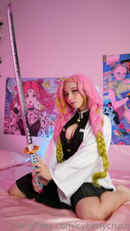 极品白虎网红@cyberlycrush Onlyfans视图作品合集 [978P+246V/2.35G]