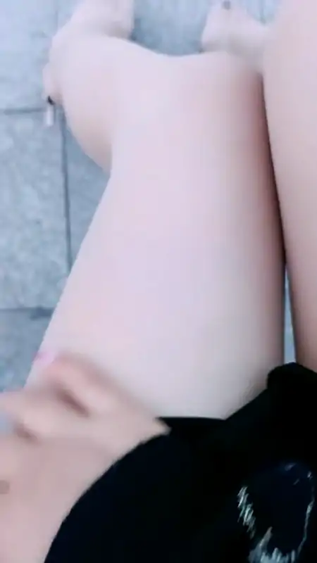 闺蜜主播不翘退钱户外直播秀 [7V/2G]